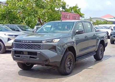 2026 Toyota Hilux Travo Smart · Double Cab · 2.8 2WD AT