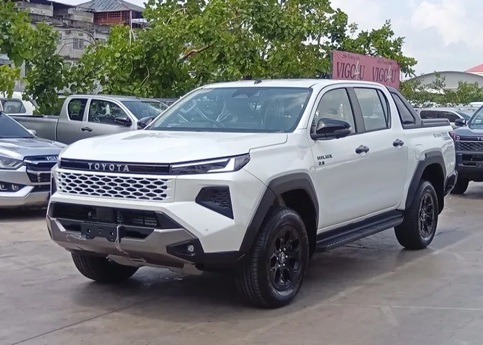 2026 Toyota Hilux Travo Overland Plus · Double Cab · 2.8 4WD AT — photo 1 of 15