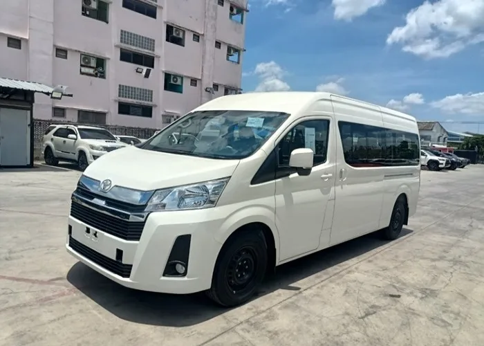 2026 Toyota Commuter Van · 2.8 2WD MT — photo 1 of 16