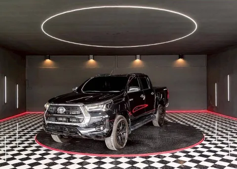 2022 Toyota Hilux Revo Mid · Double Cab · 2.4 2WD AT