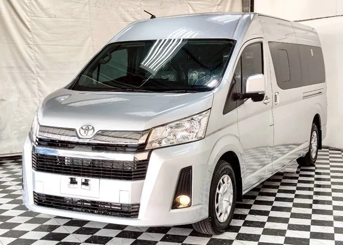 2020 Toyota Commuter Van · 2.8 2WD MT — photo 1 of 17