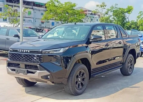 2026 Toyota Hilux Travo Overland Plus · Double Cab · 2.8 4WD AT