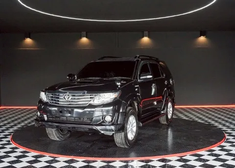 2012 Toyota Fortuner V · SUV · 3.0 4WD AT