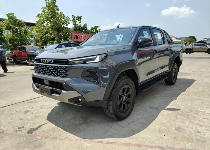 2026 Toyota Hilux Travo Overland Plus · Double Cab · 2.8 4WD AT — photo 1 of 18