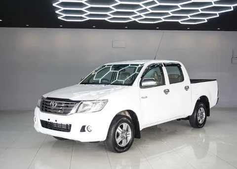 2012 Toyota Hilux Vigo E · Double Cab · 2.7 2WD MT