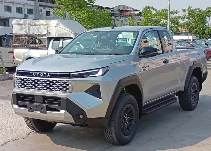 2026 Toyota Hilux Travo 4TREX Premium · Smart Cab · 2.8 4WD AT — photo 1 of 16