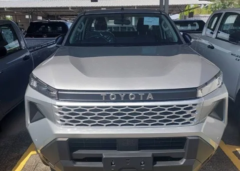 2026 Toyota Hilux Travo Smart · Smart Cab · 2.8 2WD AT