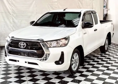 2022 Toyota Hilux Revo Entry · Smart Cab · 2.4 2WD MT