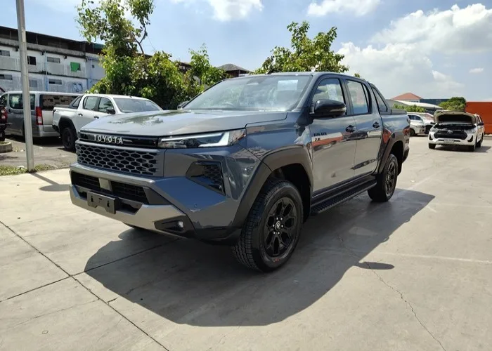 2026 Toyota Hilux Travo Overland Plus · Double Cab · 2.8 4WD AT — photo 1 of 17