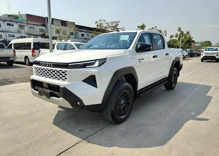 2026 Toyota Hilux Travo Premium · Double Cab · 2.8 2WD AT — photo 1 of 17