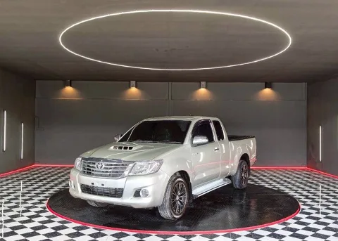 2012 Toyota Hilux Vigo G · Smart Cab · 2.5 2WD MT