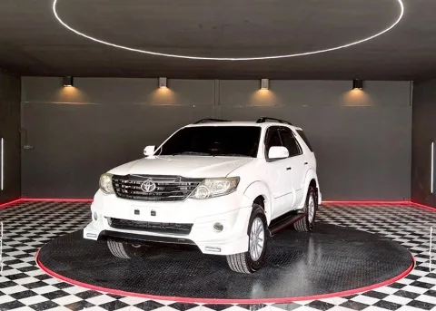 2012 Toyota Fortuner V · SUV · 2.7 2WD AT