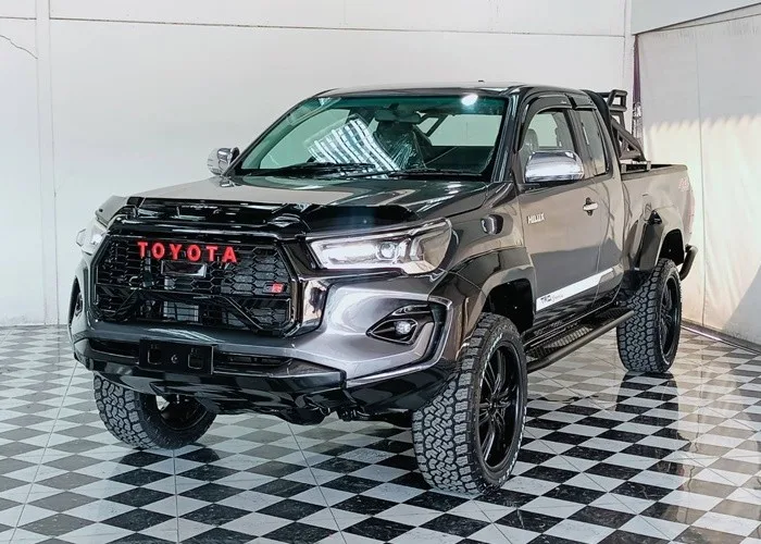 2013 Toyota Hilux Vigo J · Smart Cab · 2.7 4WD AT — photo 1 of 17
