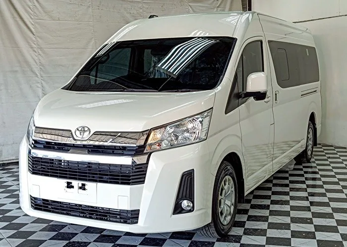 2019 Toyota Commuter Van · 2.8 2WD MT — photo 1 of 17