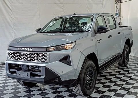 2026 Toyota Hilux Travo Smart · Double Cab · 2.8 2WD AT