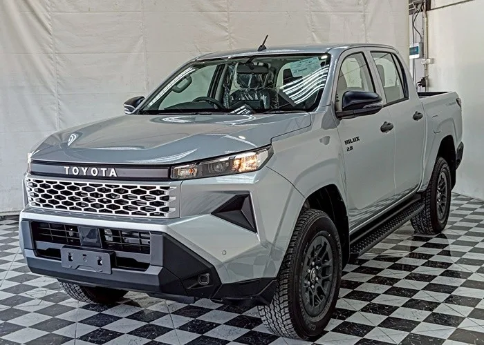 2026 Toyota Hilux Travo Smart · Double Cab · 2.8 2WD AT — photo 1 of 18