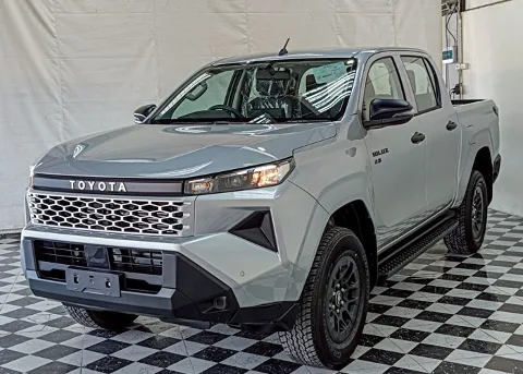 2026 Toyota Hilux Travo Smart · Double Cab · 2.8 2WD AT