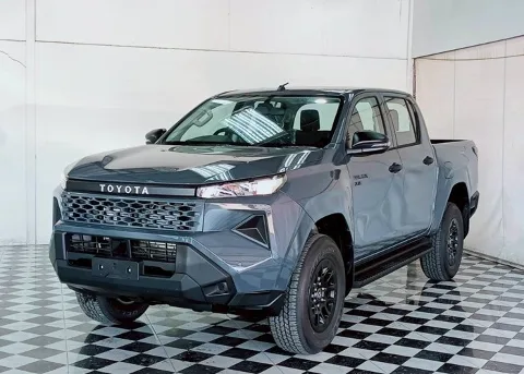 2026 Toyota Hilux Travo Smart · Double Cab · 2.8 2WD AT