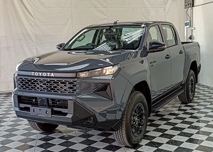 2026 Toyota Hilux Travo Smart · Double Cab · 2.8 2WD AT — photo 1 of 16