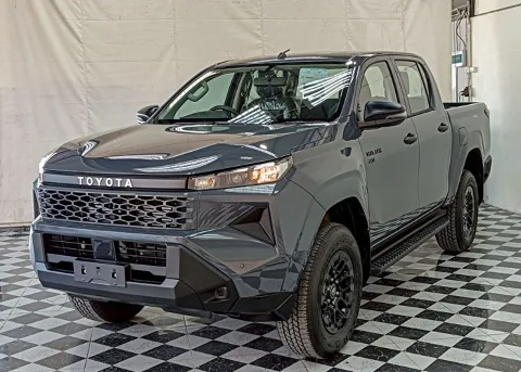 2026 Toyota Hilux Travo Smart · Double Cab · 2.8 2WD AT