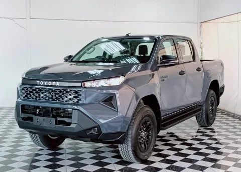 2026 Toyota Hilux Travo Smart · Double Cab · 2.8 2WD AT