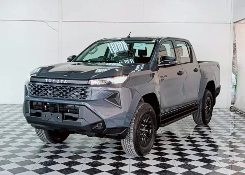 2026 Toyota Hilux Travo Smart · Double Cab · 2.8 2WD AT