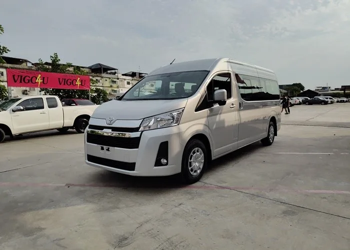 2026 Toyota Commuter Van · 2.8 2WD MT — photo 1 of 17
