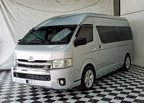 2015 Toyota Commuter Van · 3.0 2WD MT