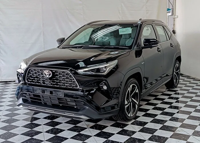 2026 Toyota Yaris Cross Premium Luxury · SUV · 1.5 2WD AT — photo 1 of 17