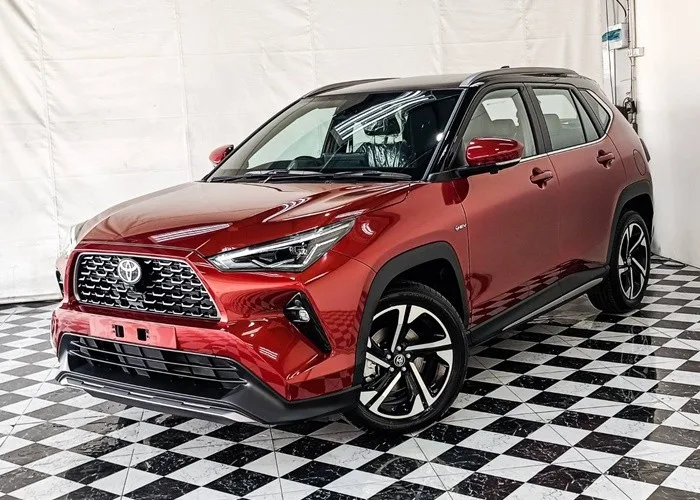 2026 Toyota Yaris Cross Premium Luxury · SUV · 1.5 2WD AT — photo 1 of 16