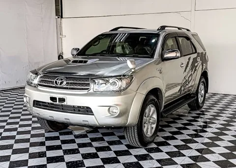 2009 Toyota Fortuner V · SUV · 3.0 4WD AT
