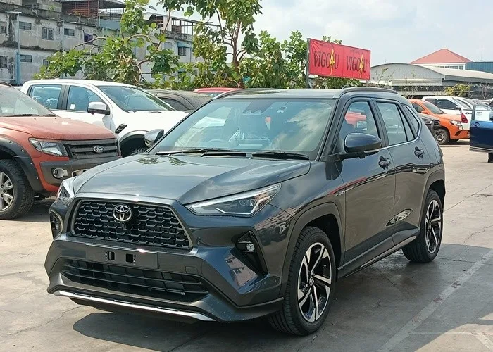 2026 Toyota Yaris Cross Premium Luxury · SUV · 1.5 2WD AT — photo 1 of 15