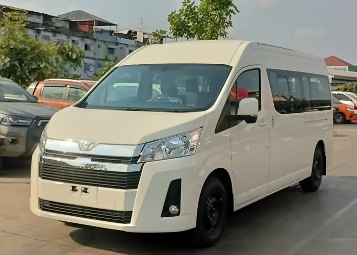 2026 Toyota Commuter Van · 2.8 2WD AT — photo 1 of 14