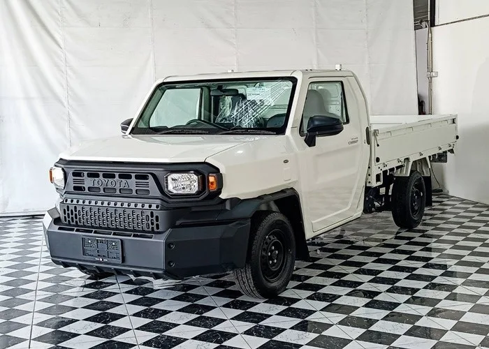 2026 Toyota Hilux Champ Single Cab · 2.4 2WD MT — photo 1 of 17