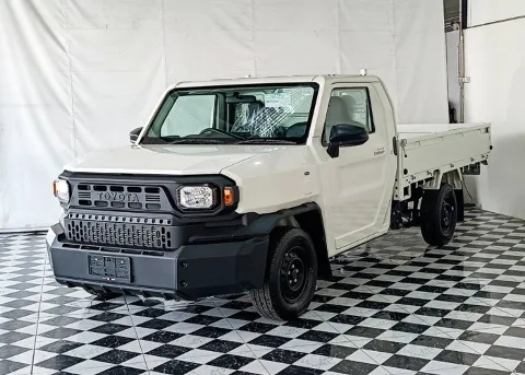 2026 Toyota Hilux Champ Single Cab · 2.4 2WD MT