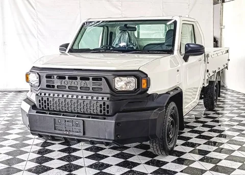 2026 Toyota Hilux Champ Single Cab · 2.4 2WD MT