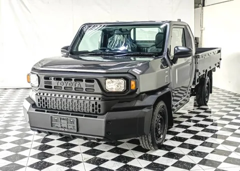 2026 Toyota Hilux Champ Single Cab · 2.4 2WD AT