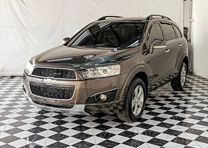 2012 Chevrolet Captiva SUV · 2.4 4WD AT — photo 1 of 17