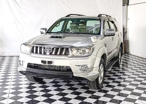 2009 Toyota Fortuner V · SUV · 3.0 4WD AT