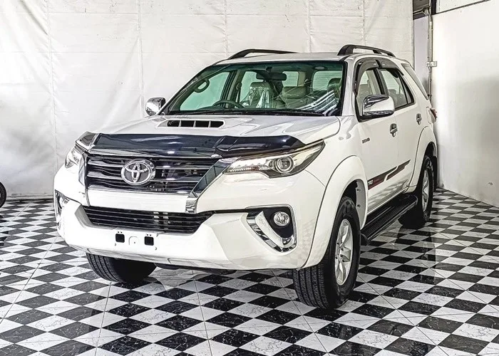 2006 Toyota Fortuner V · SUV · 3.0 4WD AT — photo 1 of 16