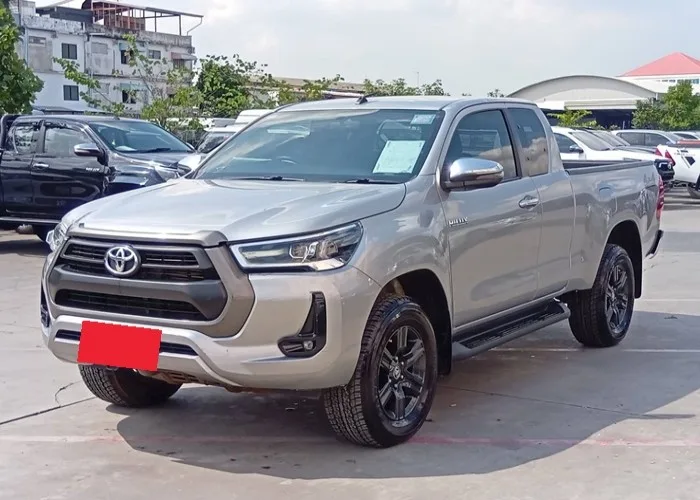 2021 Toyota Hilux Revo Mid · Smart Cab · 2.4 4WD MT — photo 1 of 13