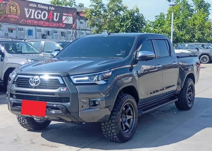 2023 Toyota Hilux Revo Mid · Double Cab · 2.4 2WD AT — photo 1 of 15
