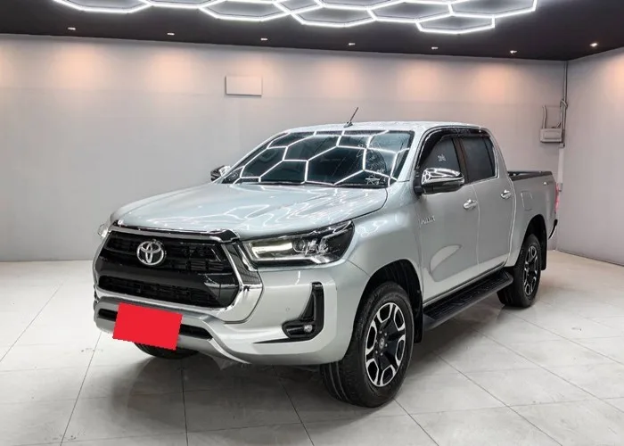2020 Toyota Hilux Revo Hight · Double Cab · 2.4 2WD AT — photo 1 of 15