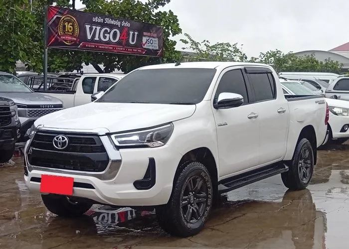 2022 Toyota Hilux Revo Entry · Double Cab · 2.4 2WD AT — photo 1 of 11