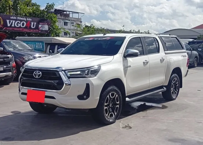 2021 Toyota Hilux Revo Mid · Double Cab · 2.4 2WD AT — photo 1 of 15