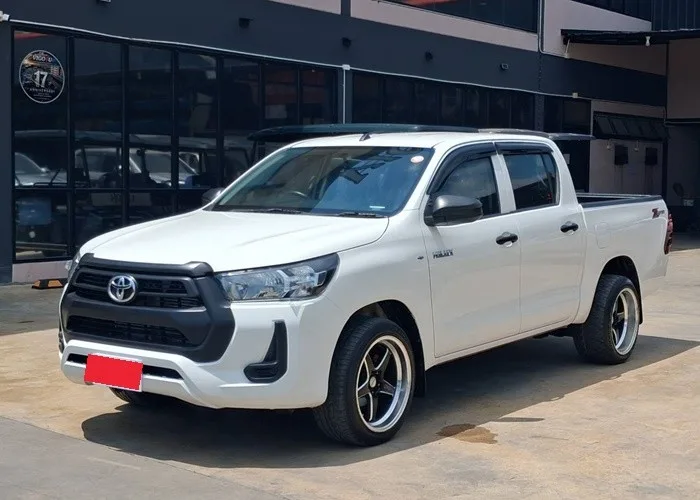 2020 Toyota Hilux Revo Mid · Double Cab · 2.4 2WD AT — photo 1 of 16