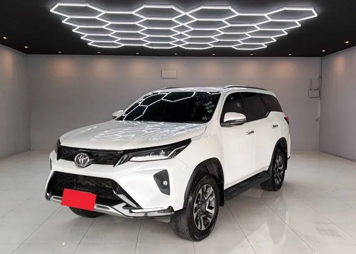 2023 Toyota Fortuner V · SUV · 2.4 2WD AT — photo 1 of 14