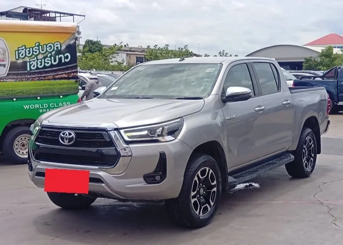2021 Toyota Hilux Revo Mid · Double Cab · 2.4 4WD MT — photo 1 of 13
