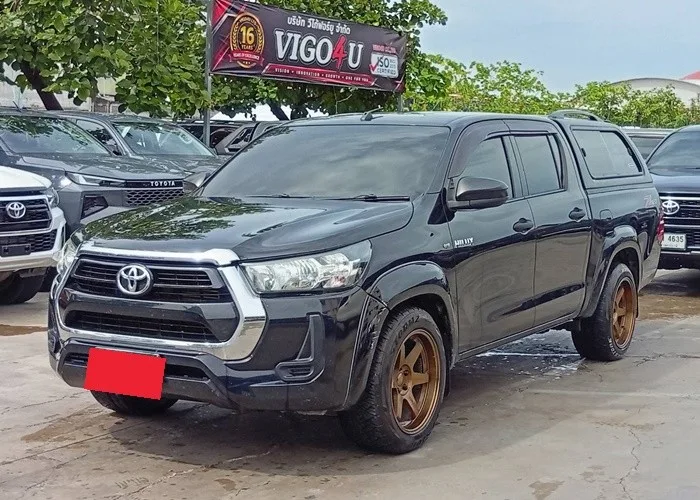 2021 Toyota Hilux Revo Entry · Double Cab · 2.4 2WD MT — photo 1 of 8