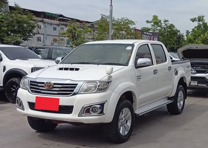 2014 Toyota Hilux Vigo G · Double Cab · 3.0 4WD AT — photo 1 of 10